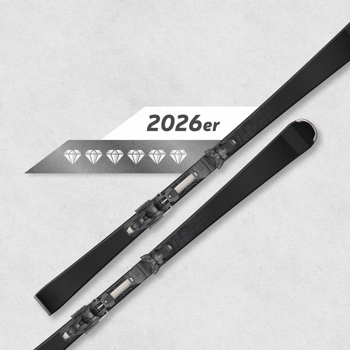 Schwarze Skier für die Saison 2026. © Sport Kessler GmbH